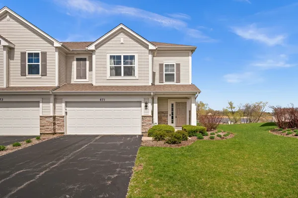 $325,000 | 671 Anchorage Court, Pingree Grove, IL 60140