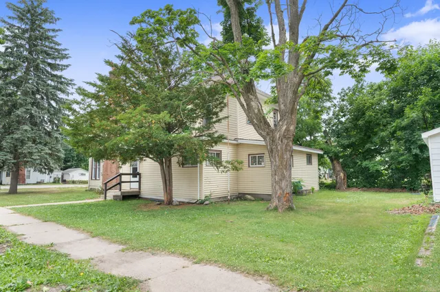 $128,000 | 405 East 5th Street, Evart, MI 49631