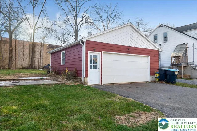 $339,999 | 416 Main Street, Stockertown, PA 18083