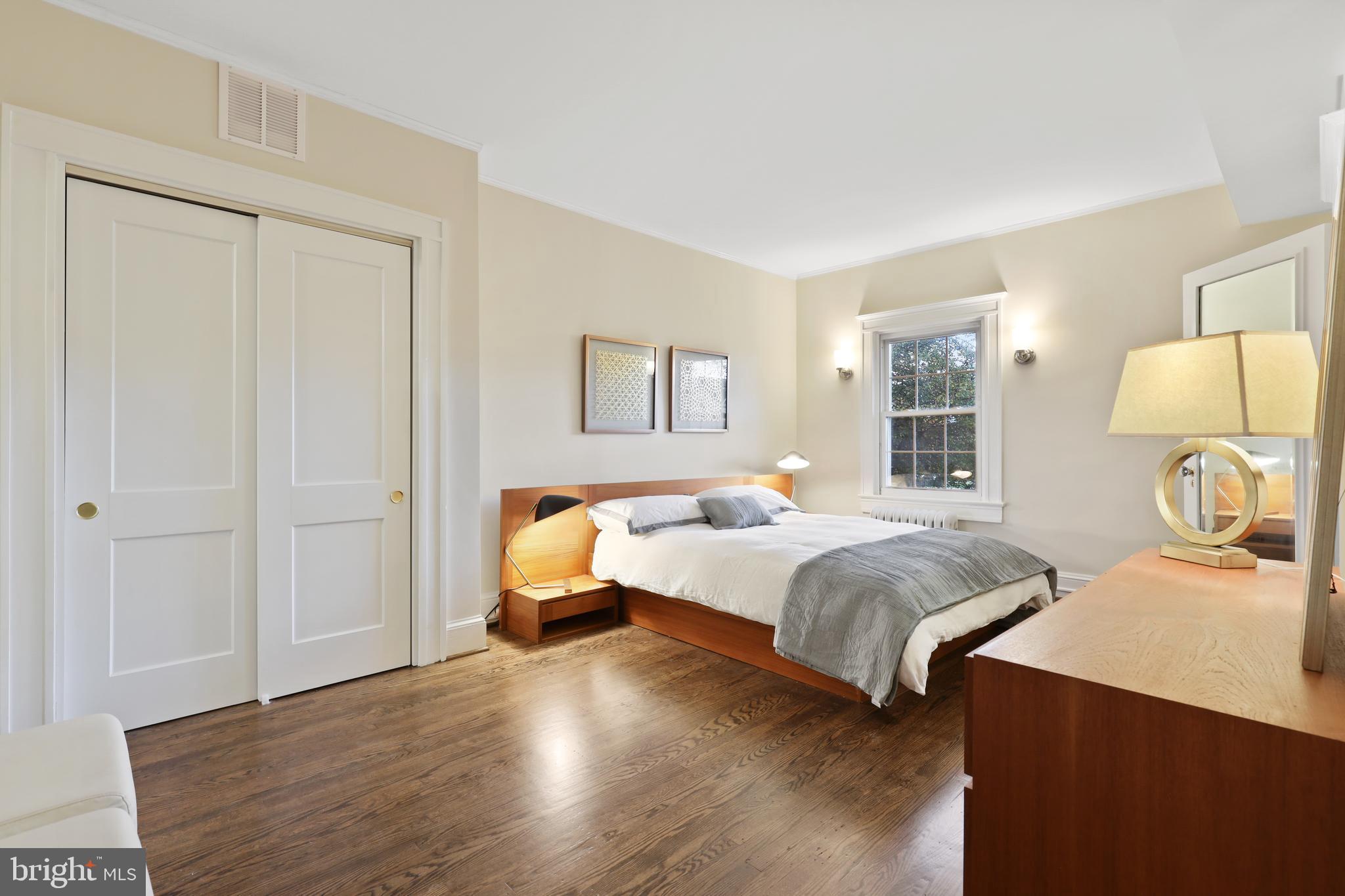 4304 Roland Avenue Baltimore, MD 21210 - Photo 19 of 45 large bedroom suite w/private bath/2nd room