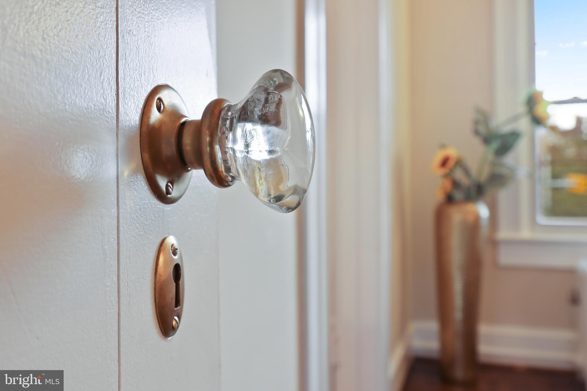 4304 Roland Avenue Baltimore, MD 21210 - Photo 24 of 45 detail throughout - restored hardware