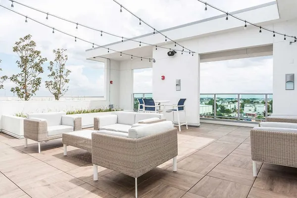$1,887 | 1111 North Durham Drive, Unit 419, Houston, TX 77008