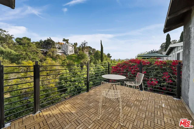 $950,000 | 466 Wren Drive, Los Angeles, CA 90065
