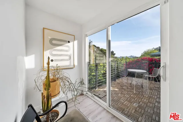 $950,000 | 466 Wren Drive, Los Angeles, CA 90065