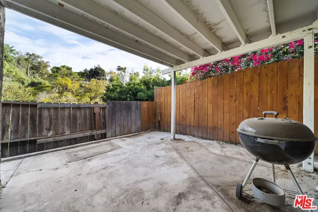 $950,000 | 466 Wren Drive, Los Angeles, CA 90065