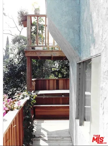 $950,000 | 466 Wren Drive, Los Angeles, CA 90065