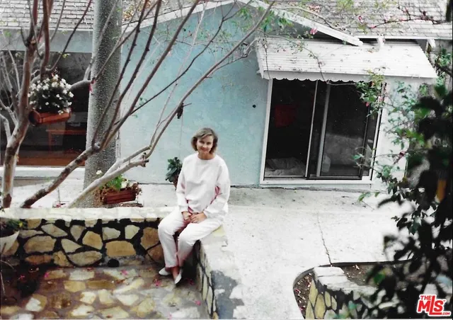 $950,000 | 466 Wren Drive, Los Angeles, CA 90065