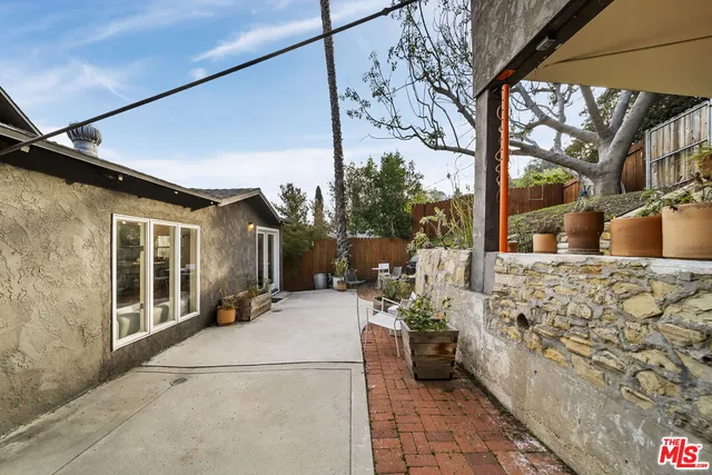 $950,000 | 466 Wren Drive, Los Angeles, CA 90065