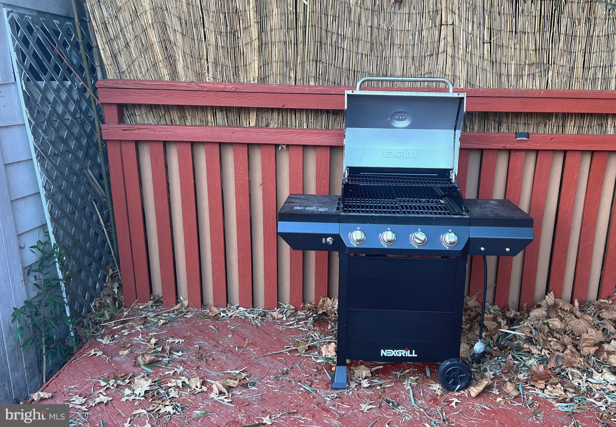 11321 College View Drive Silver Spring, MD 20902 - Photo 55 of 88 Brand new barbecue for the cooks in the house.
