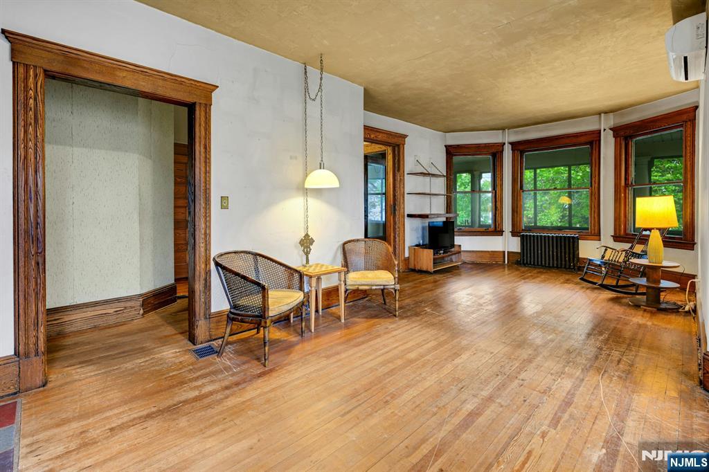 176 Mountain Way Rutherford, NJ 07070 - Photo 10 of 28