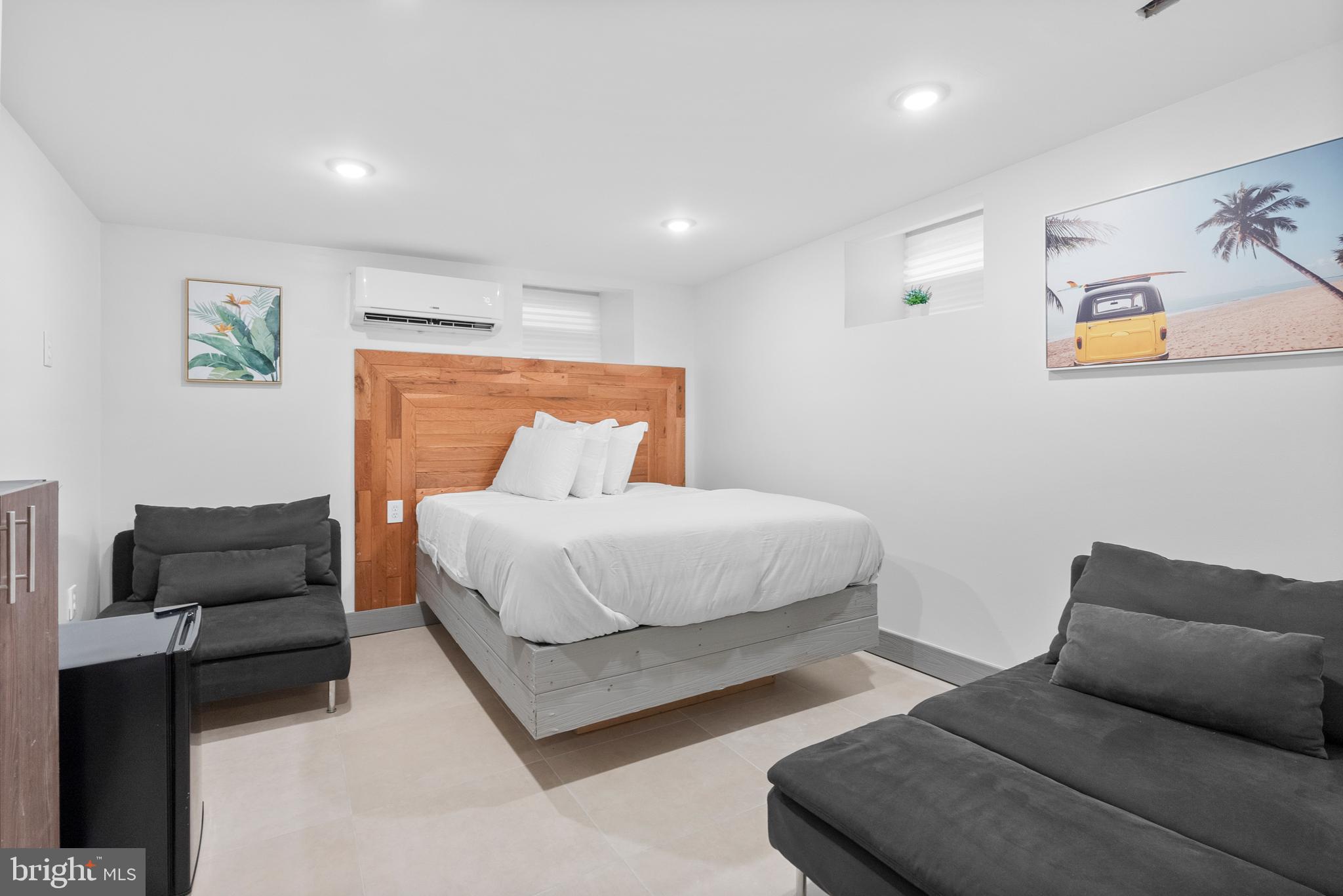 2305 North 50th Street Philadelphia, PA 19131 - Photo 20 of 33 a bedroom with bed and window