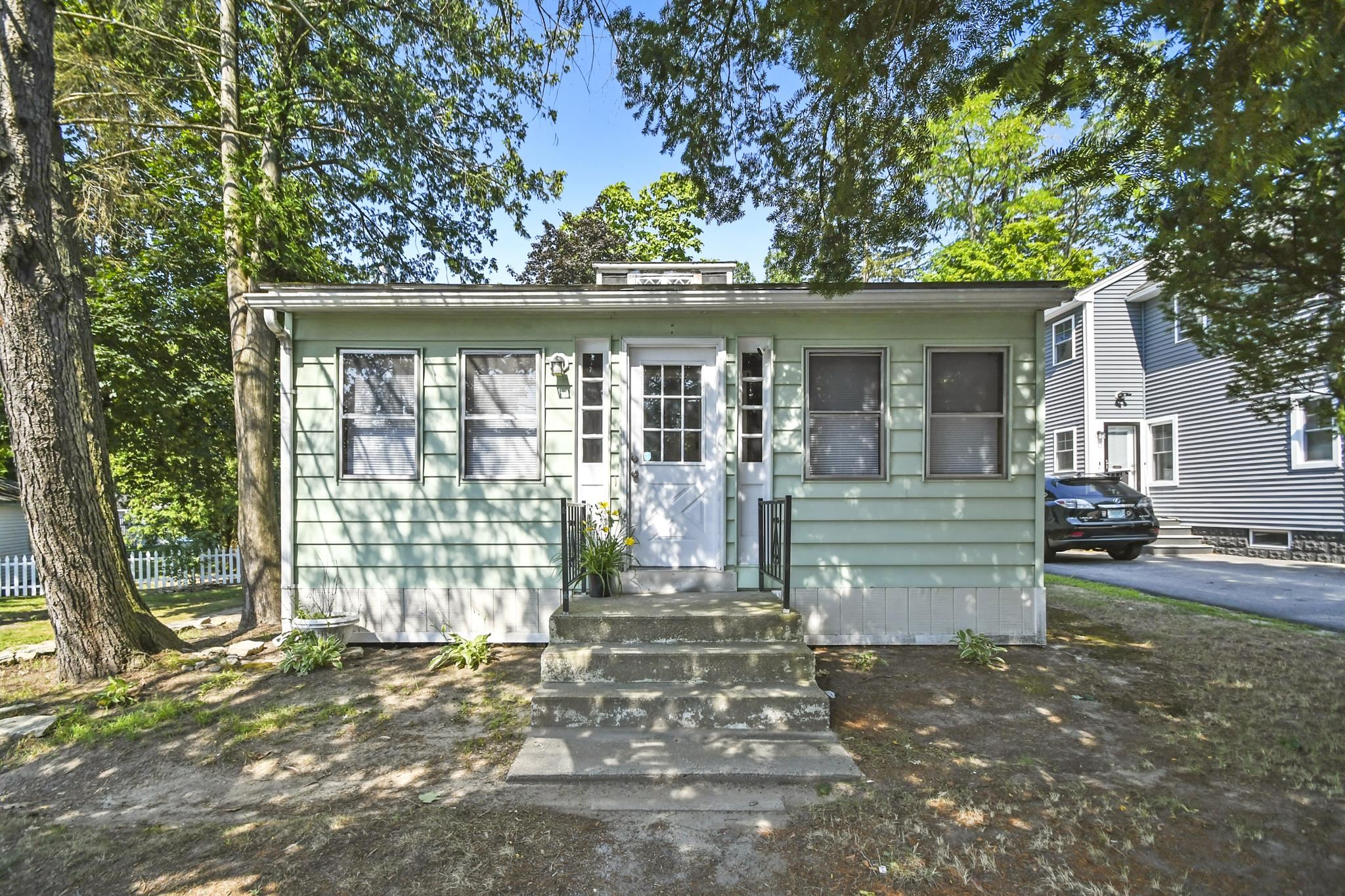 98 Derry Road Hudson, NH 03051 - Photo 1 of 22 Gallery Image 1