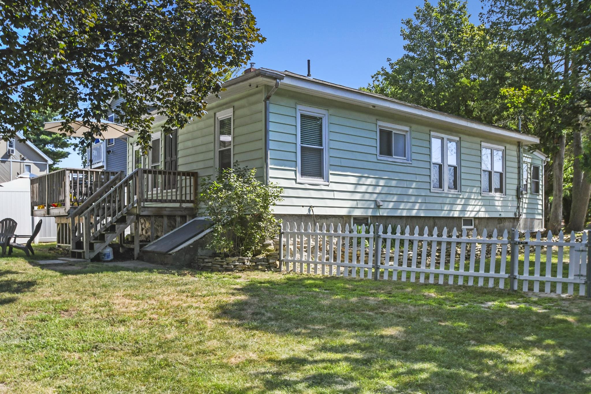 98 Derry Road Hudson, NH 03051 - Photo 2 of 22 Gallery Image 2