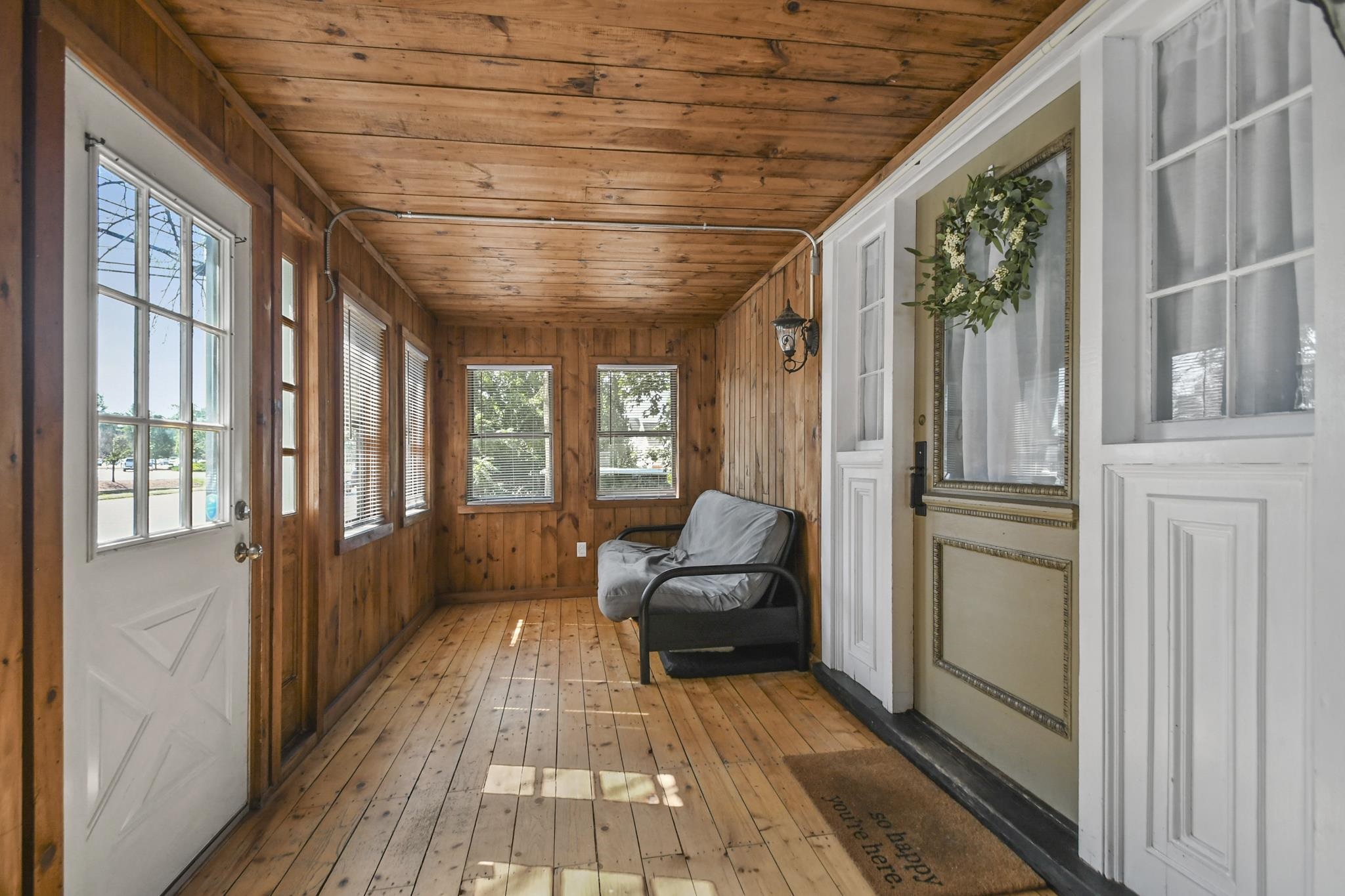 98 Derry Road Hudson, NH 03051 - Photo 3 of 22 Gallery Image 3