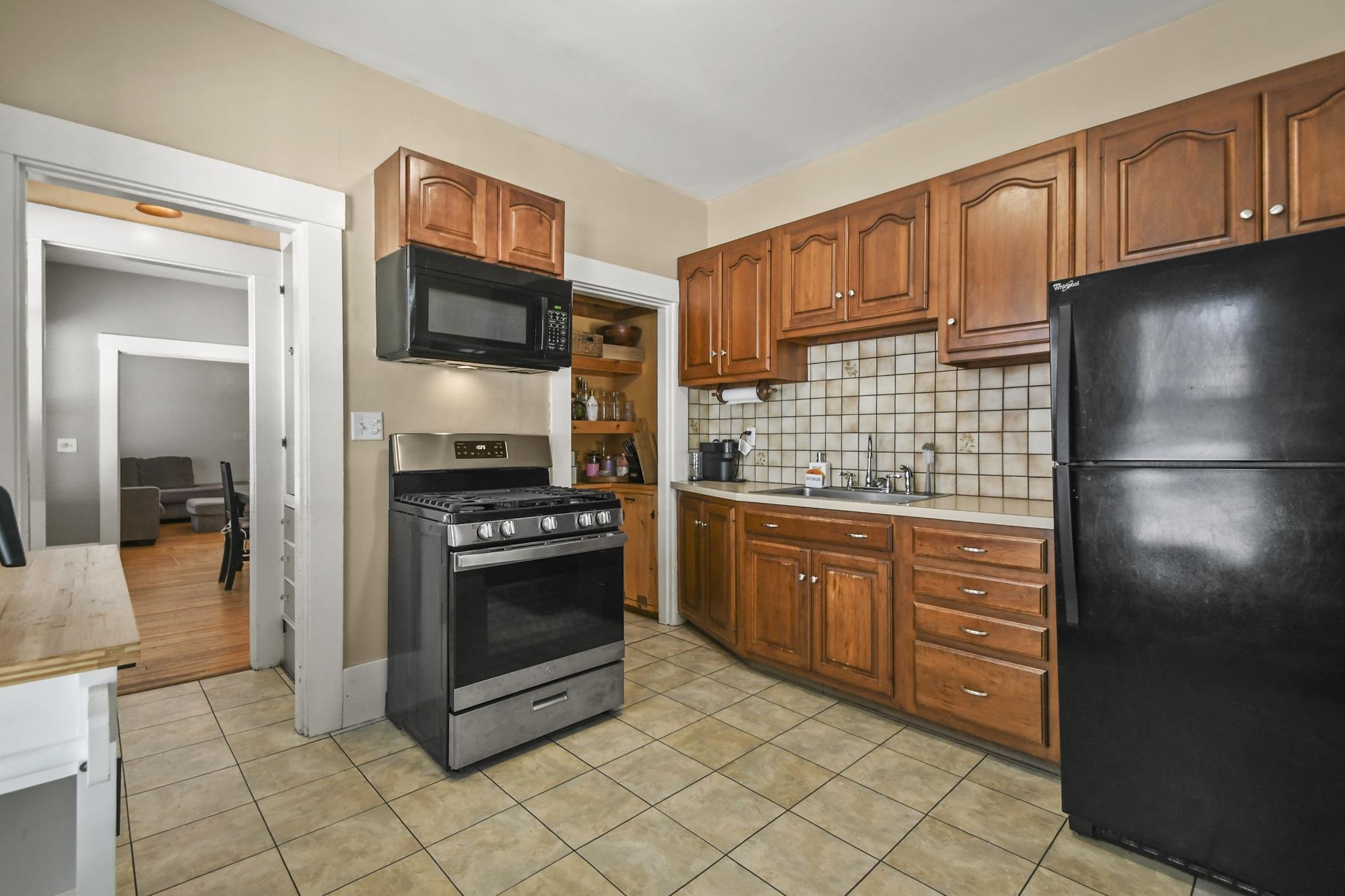 98 Derry Road Hudson, NH 03051 - Photo 7 of 22 Gallery Image 7