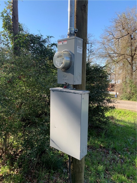 482 Lcr 794 Mexia, TX 76667 - Photo 9 of 10 an aerial view of a house with yard swimming pool and outdoor seating