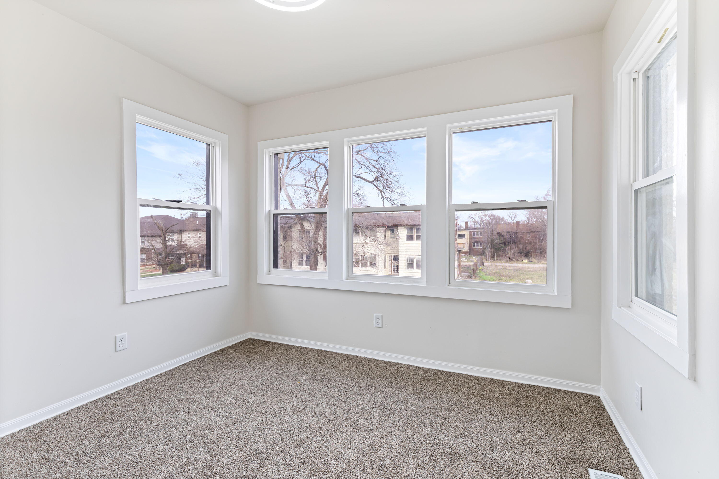 560 Rhode Island Ct. Gary, IN 46402 - Photo 40 of 49 an empty room with windows