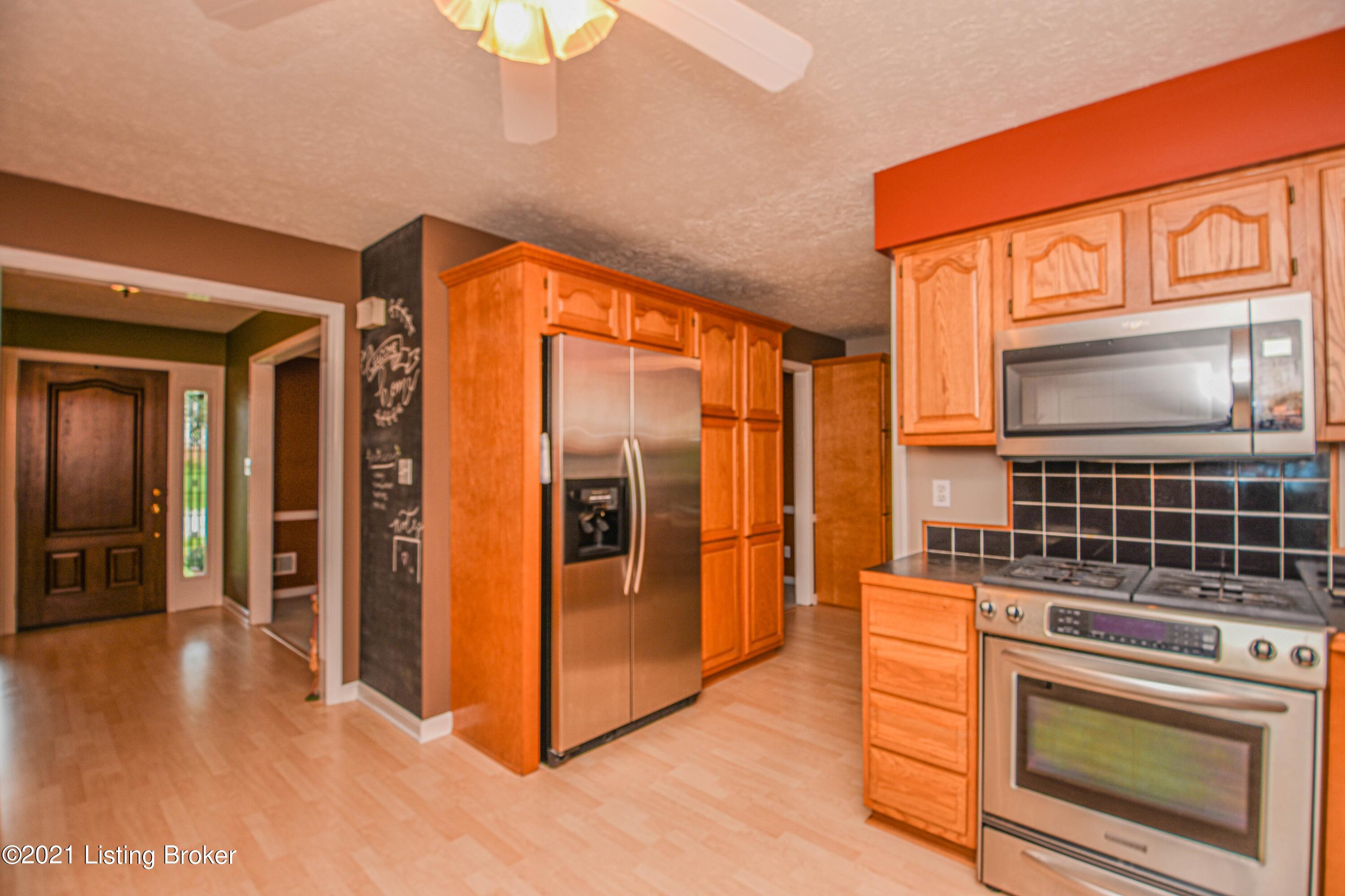 10610 St Rene Road Louisville, KY 40299 - Photo 11 of 34 013_KITCHEN