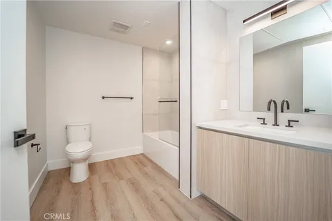 $3,500 | 2828 London Street, Unit 206, Los Angeles, CA 90026