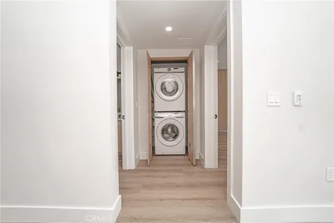 $3,500 | 2828 London Street, Unit 206, Los Angeles, CA 90026