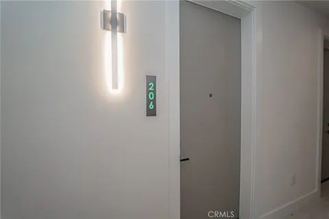 $3,500 | 2828 London Street, Unit 206, Los Angeles, CA 90026