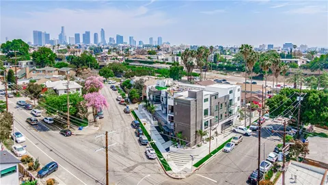 $3,500 | 2828 London Street, Unit 206, Los Angeles, CA 90026