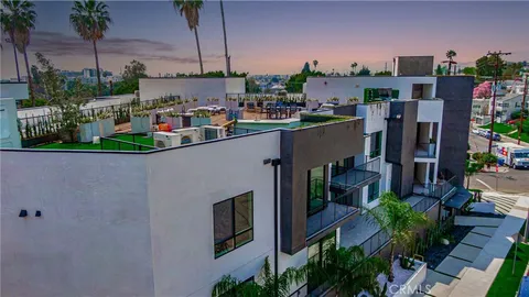 $3,500 | 2828 London Street, Unit 206, Los Angeles, CA 90026