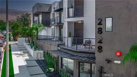 $3,500 | 2828 London Street, Unit 206, Los Angeles, CA 90026