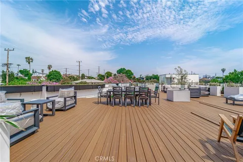 $3,500 | 2828 London Street, Unit 206, Los Angeles, CA 90026