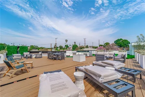 $3,500 | 2828 London Street, Unit 206, Los Angeles, CA 90026