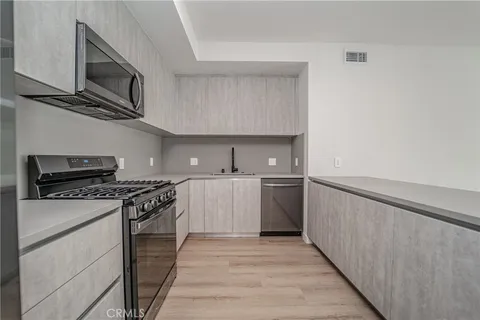 $3,500 | 2828 London Street, Unit 206, Los Angeles, CA 90026