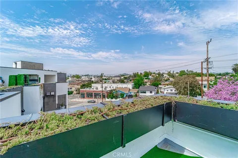 $3,500 | 2828 London Street, Unit 206, Los Angeles, CA 90026