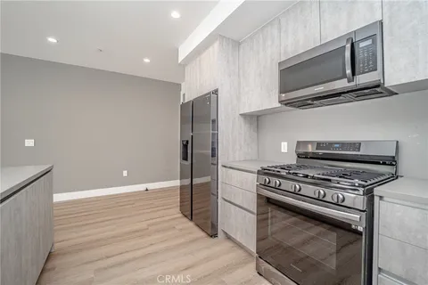 $3,500 | 2828 London Street, Unit 206, Los Angeles, CA 90026