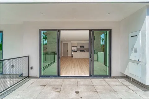 $3,500 | 2828 London Street, Unit 206, Los Angeles, CA 90026