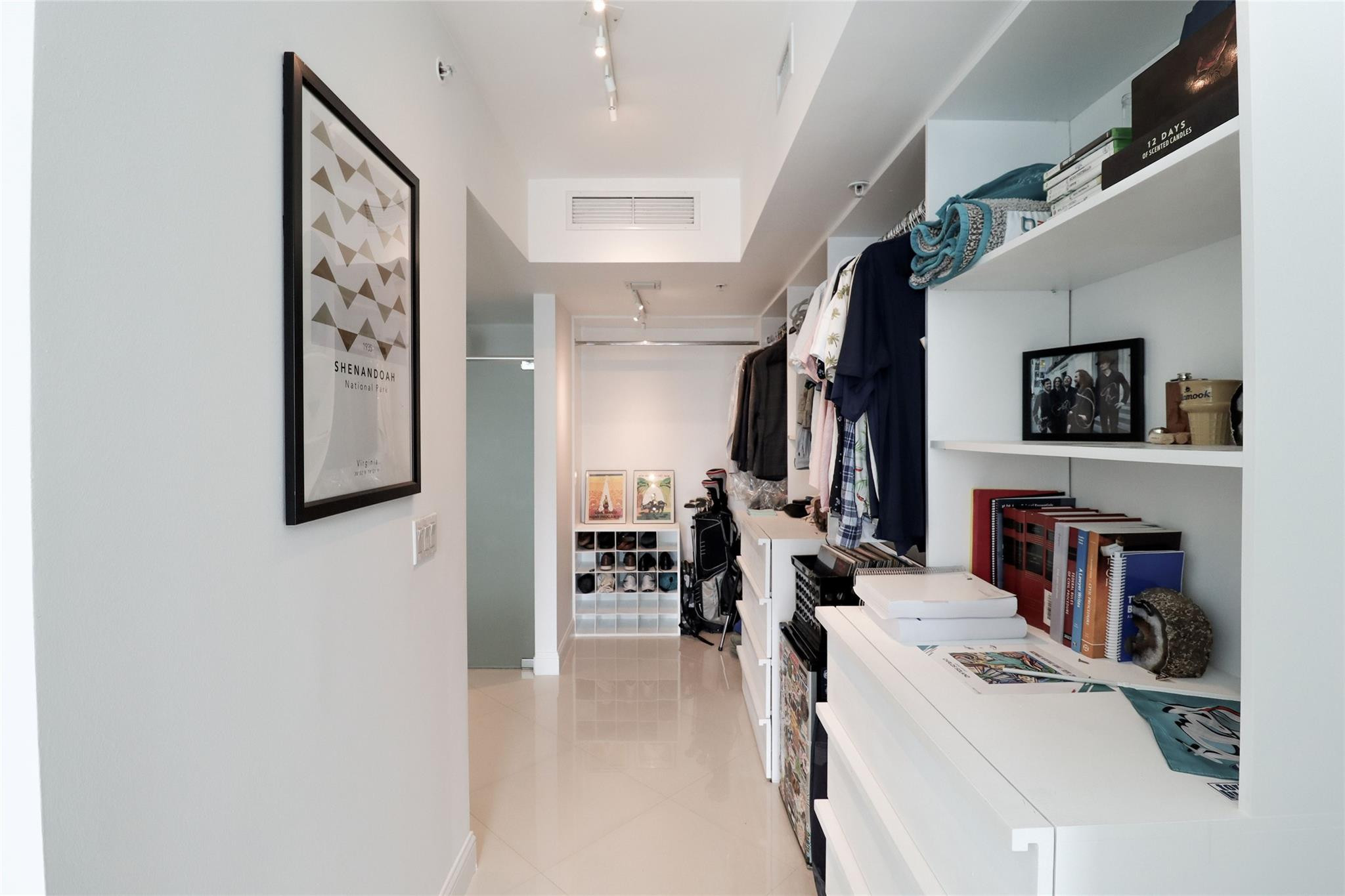 90 Southwest 3rd Street, Unit 2802 Miami, FL 33130 - Photo 15 of 44 Photo 15