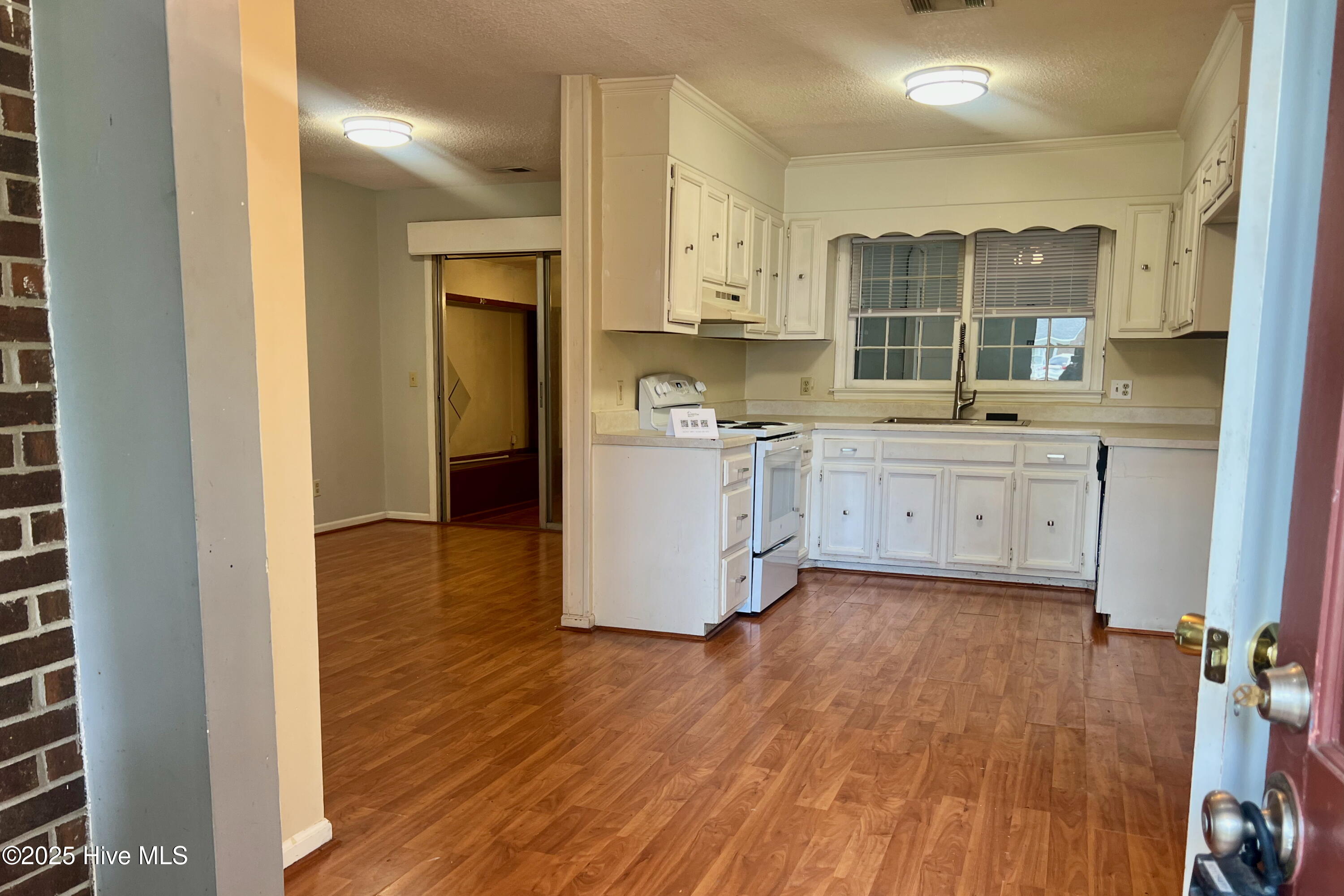 4602 Norwich Road Wilmington, NC 28405 - Photo 2 of 19 IMG_4396