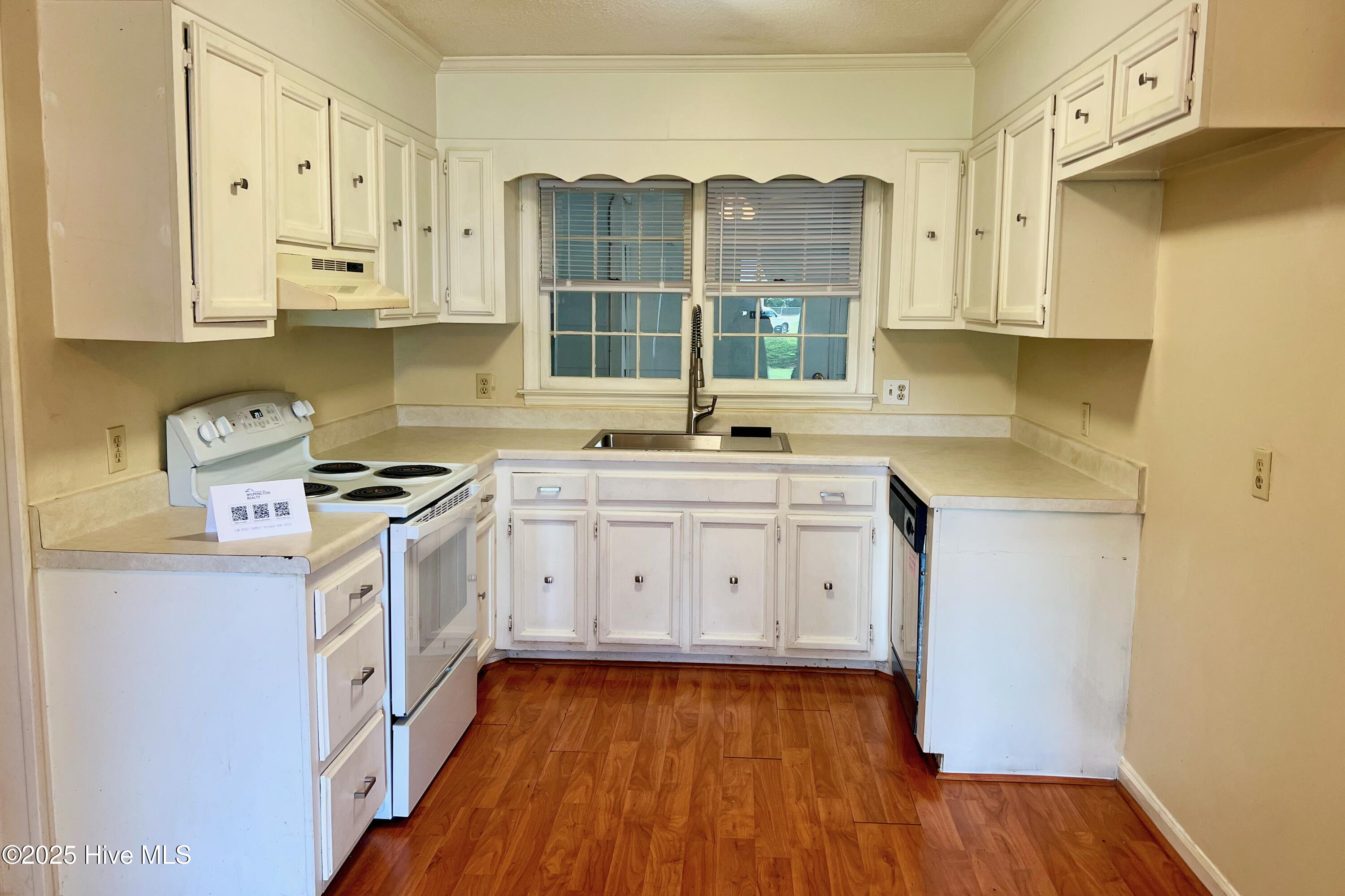 4602 Norwich Road Wilmington, NC 28405 - Photo 3 of 19 IMG_4397