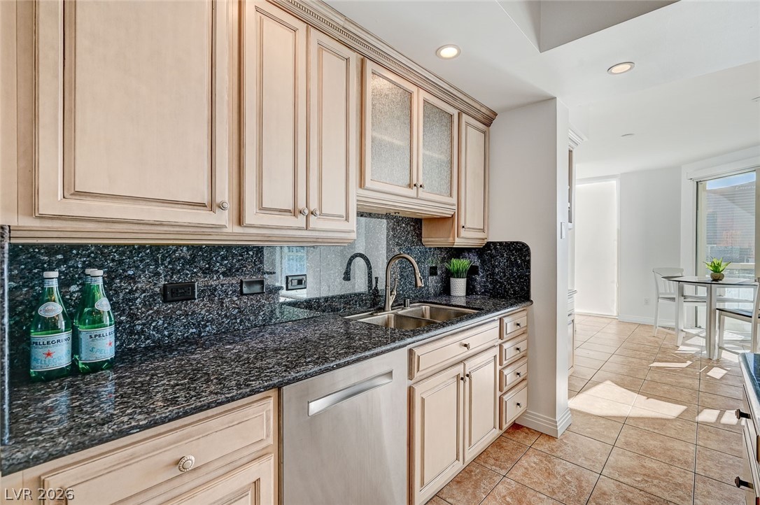 2857 Paradise Road, Unit 1501 Las Vegas, NV 89109 - Photo 24 of 54