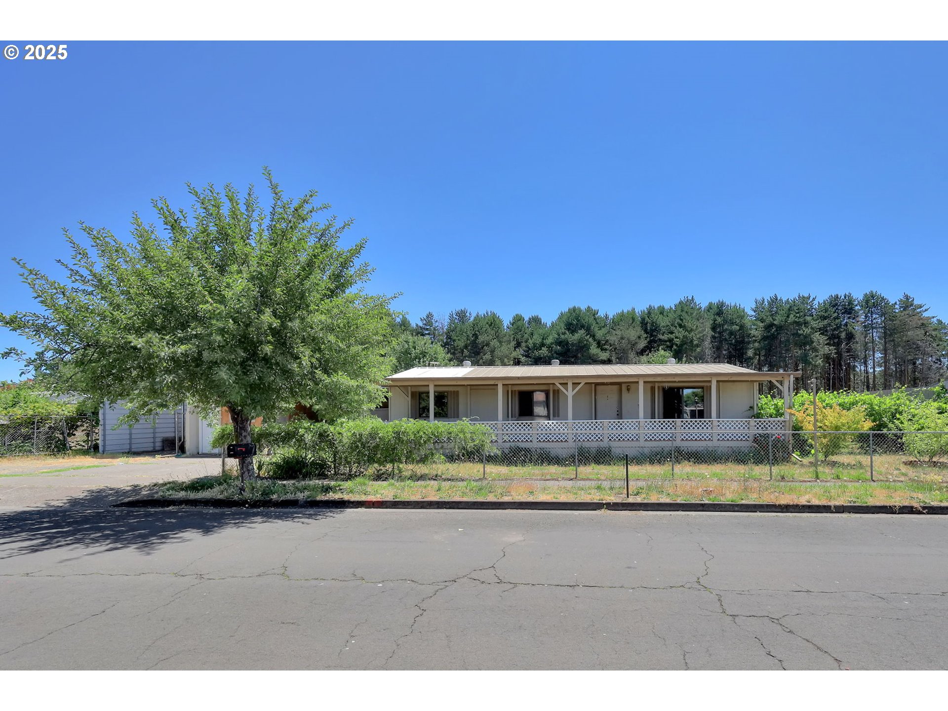 4939 Morely Loop Eugene, OR 97402 - Photo 1 of 42 Gallery Image 1