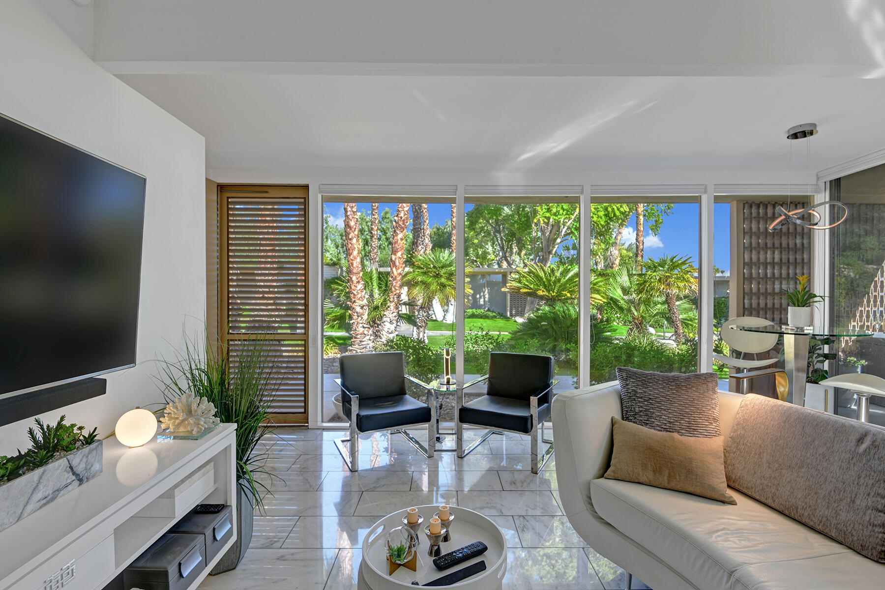 360 Cabrillo Road, Unit 202 Palm Springs, CA 92262 - Photo 17 of 49 LIVING ROOM OUT MLS