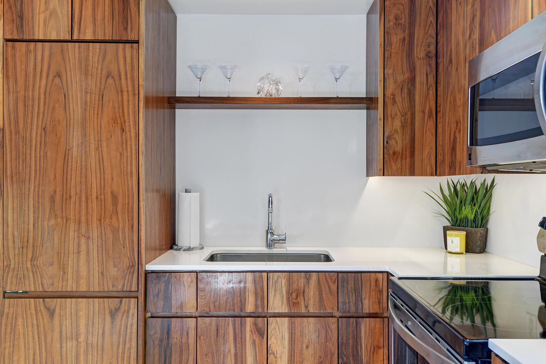 360 Cabrillo Road, Unit 202 Palm Springs, CA 92262 - Photo 22 of 49 KITCHEN SINK DETAIL MLS