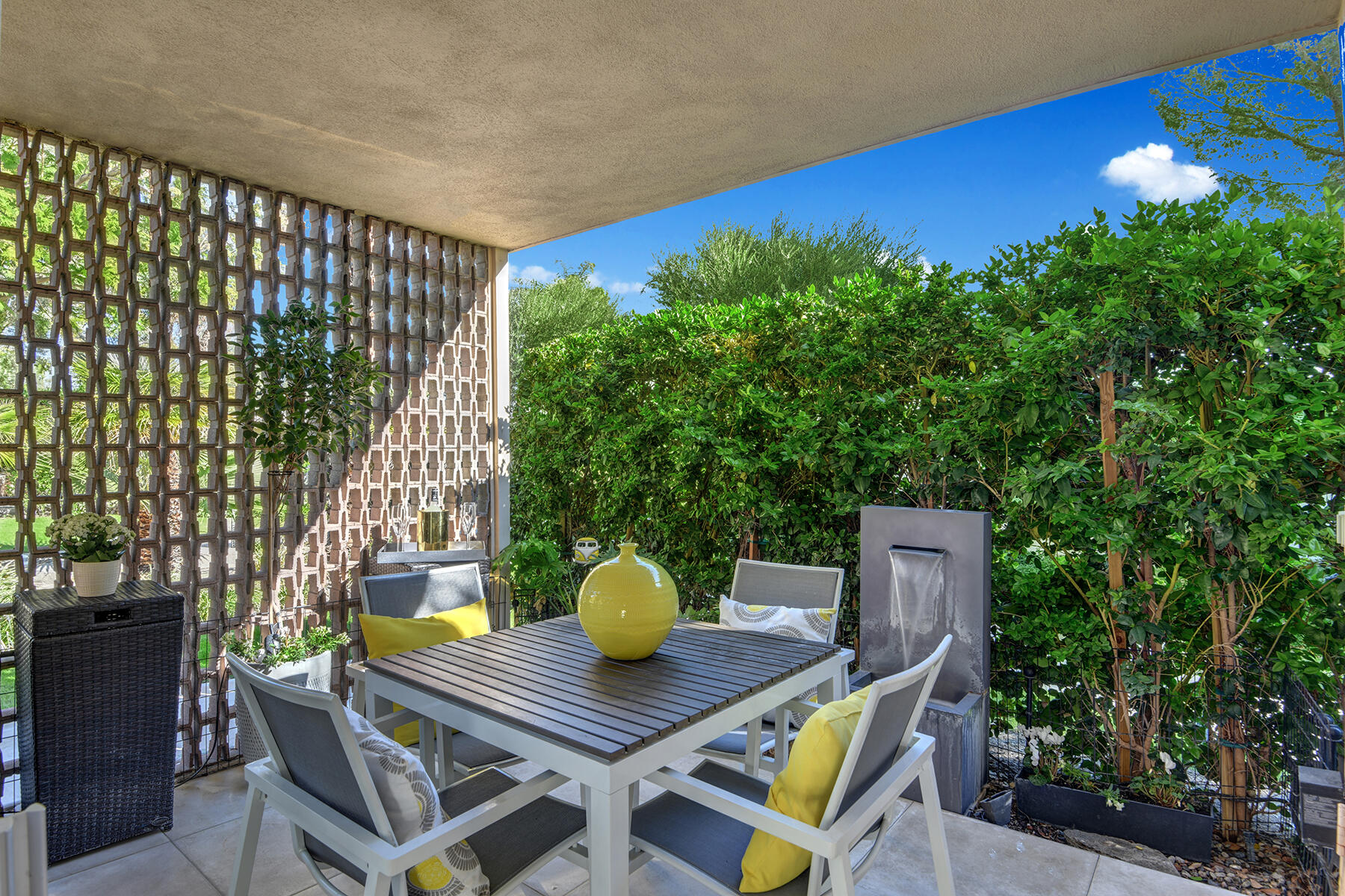 360 Cabrillo Road, Unit 202 Palm Springs, CA 92262 - Photo 28 of 49 BACK DINING PATIO MLS