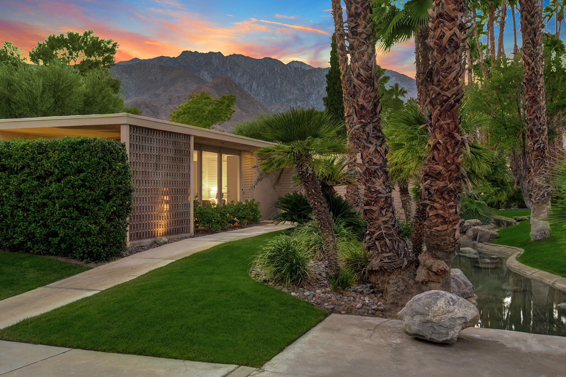 360 Cabrillo Road, Unit 202 Palm Springs, CA 92262 - Photo 39 of 49 FRONT ENTRY WALK DUSK MLS