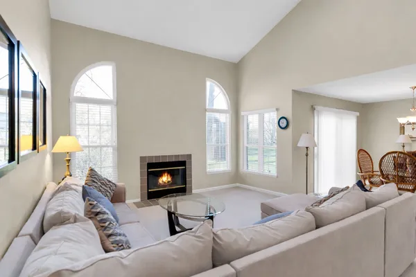 $324,900 | 697 Bent Ridge Lane, Elgin, IL 60120