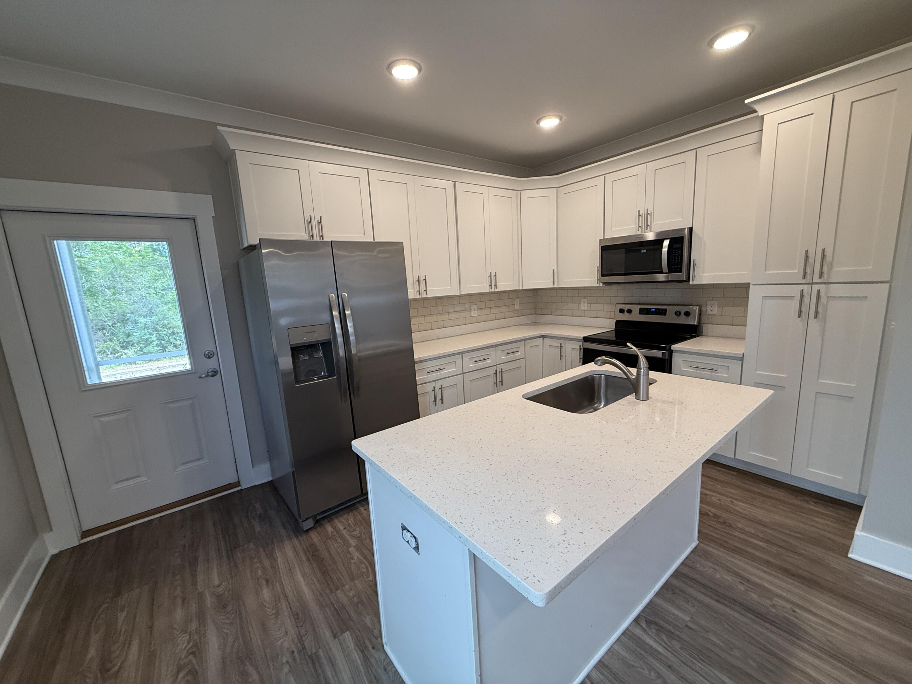 170 North Sand Palm Road Freeport, FL 32439 - Photo 7 of 23 IMG_0117