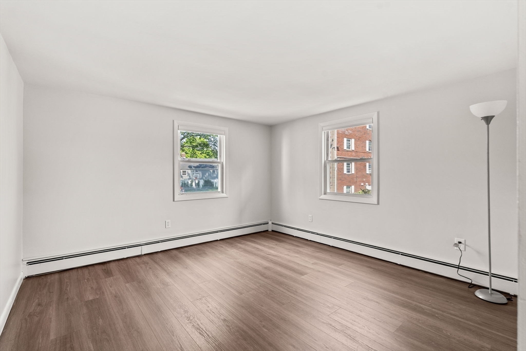 121 R Elm Street, Unit 2 Marblehead, MA 01945 - Photo 12 of 25