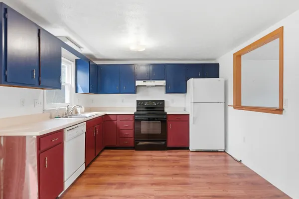 $359,900 | 7 Powder Mill Drive, Unit 7, Kennebunk, ME 04043