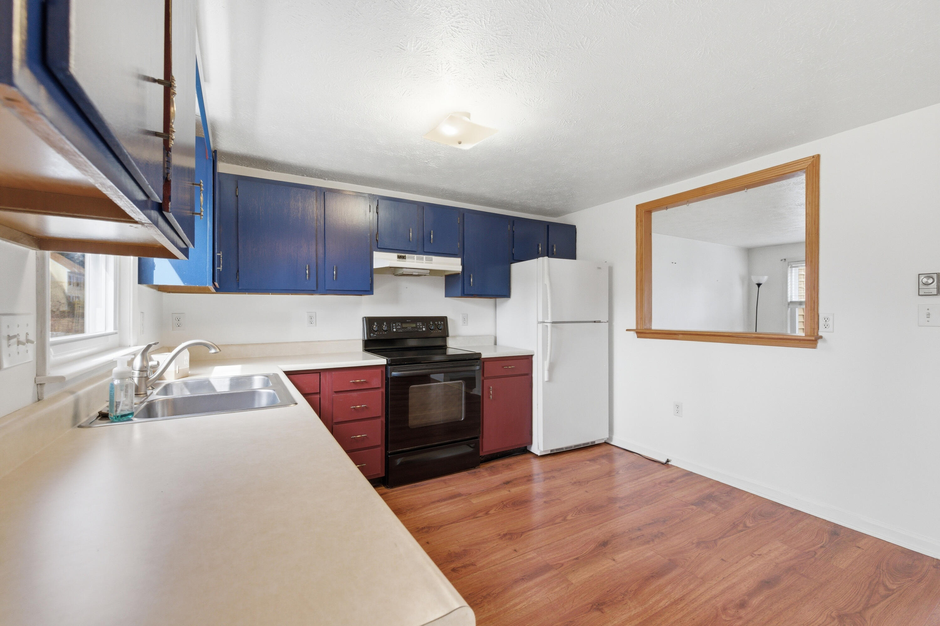 7 Powder Mill Drive, Unit 7 Kennebunk, ME 04043 - Photo 7 of 29 Kitchen