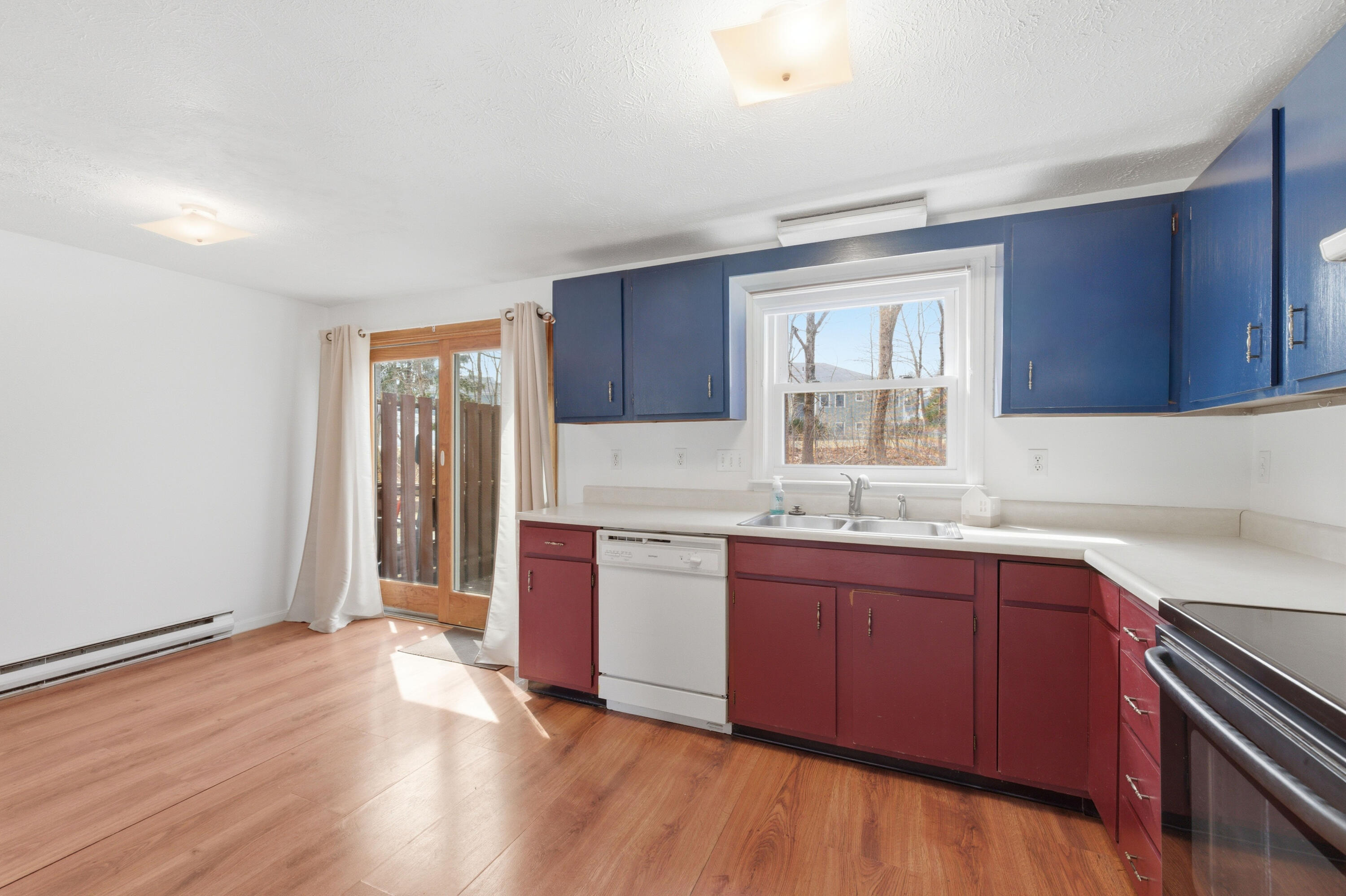 7 Powder Mill Drive, Unit 7 Kennebunk, ME 04043 - Photo 10 of 29 Kitchen