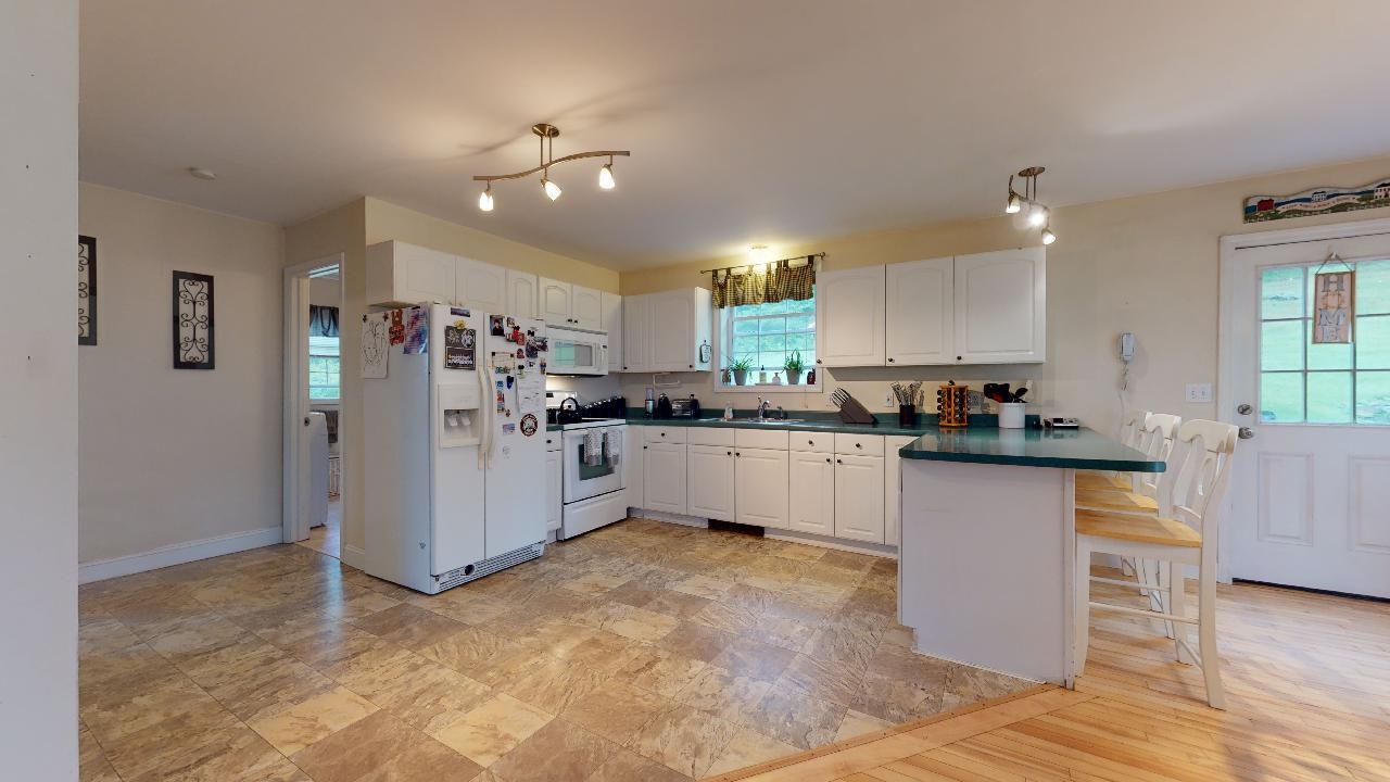 8115 Boston Post Road Bakersfield, VT 05450 - Photo 8 of 40